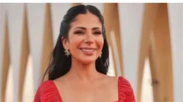 إطلالات ساحرة.. هل تتربع منى زكي على عرش الموضة في مصر؟